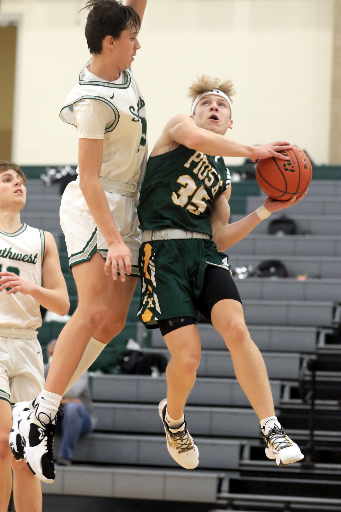 Lincoln Pius X at Lincoln Southwest boys, 1.7